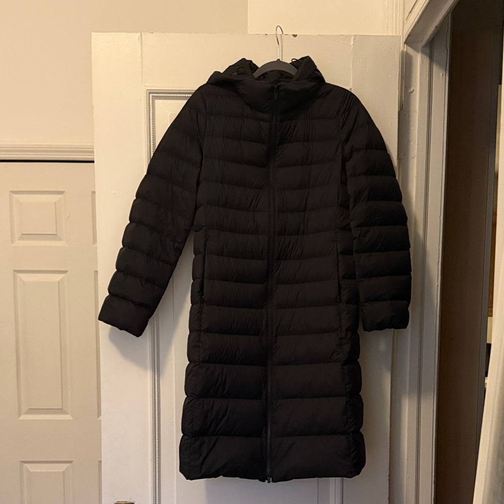 Uniqlo Ultralight Down Long Jacket – Size M (Knee-Length)
$125